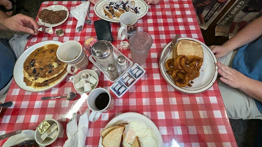 M & M Family Diner
