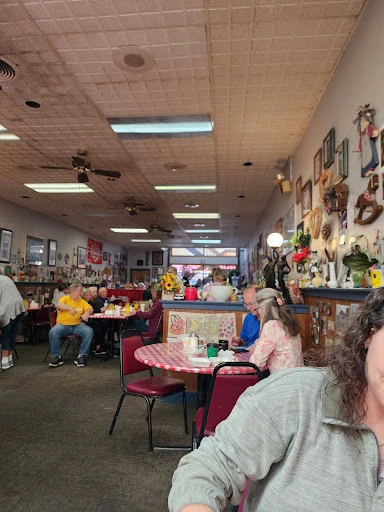 M & M Family Diner photo 3
